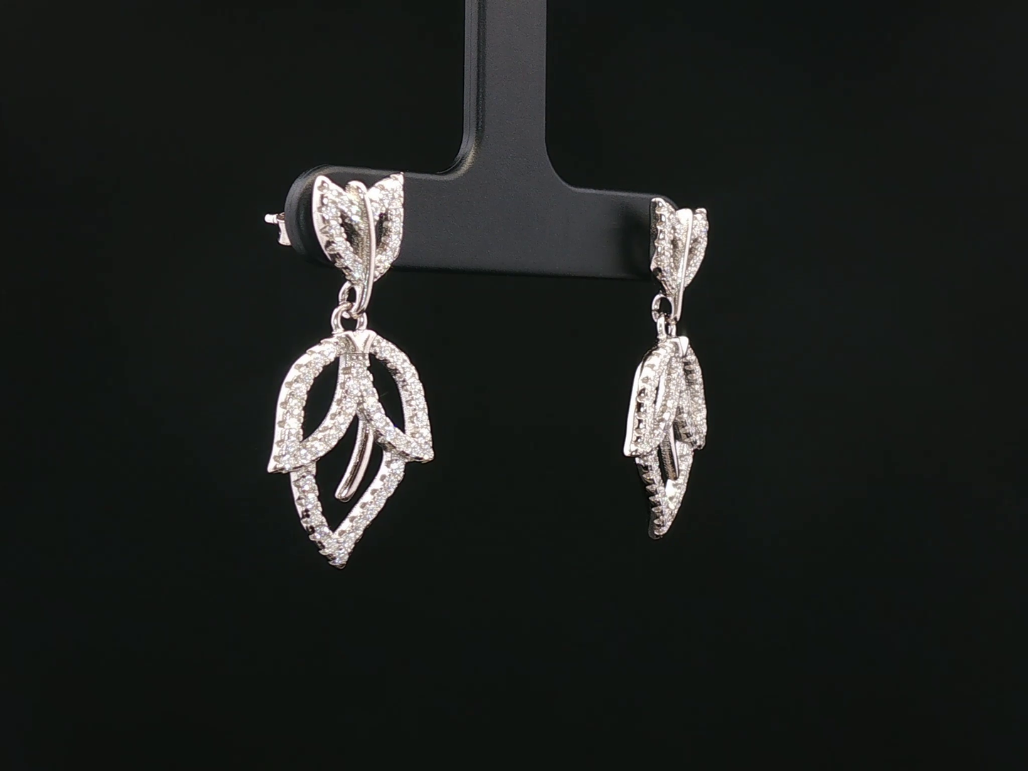 CZ Openwork Leaf Motif Necklace in Silver