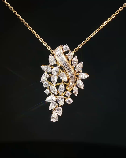 Pear-Shaped Brilliant-Cut Diamond Teardrop Pendant in Yellow Gold