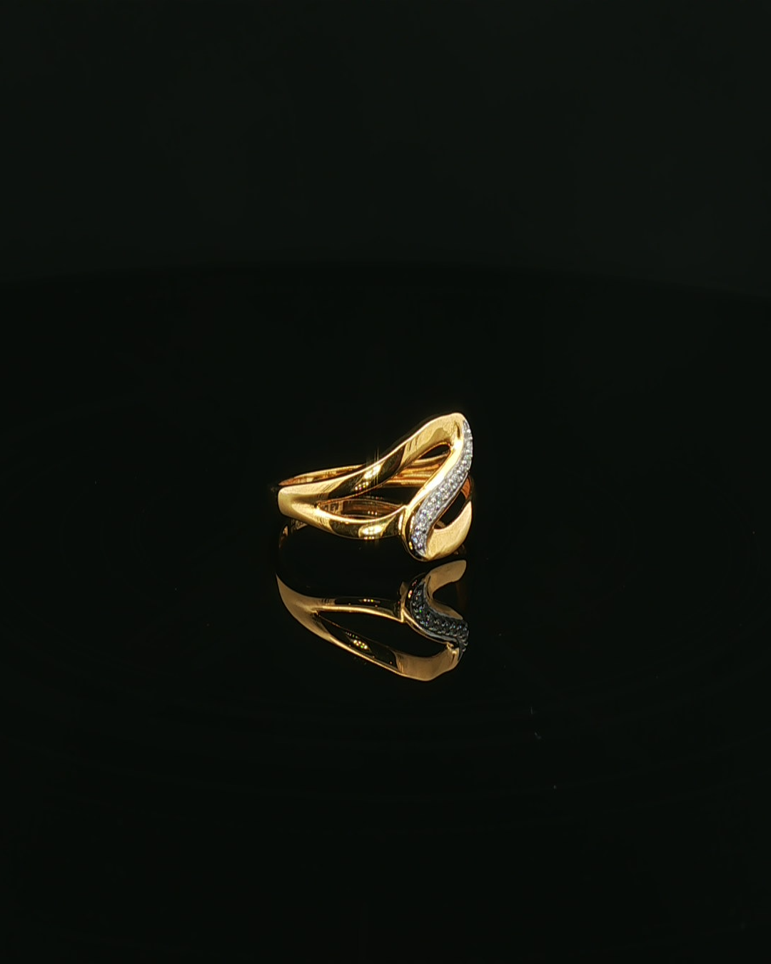 NEW 9KT LADIES RING