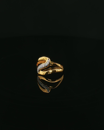 NEW 9KT LADIES RING