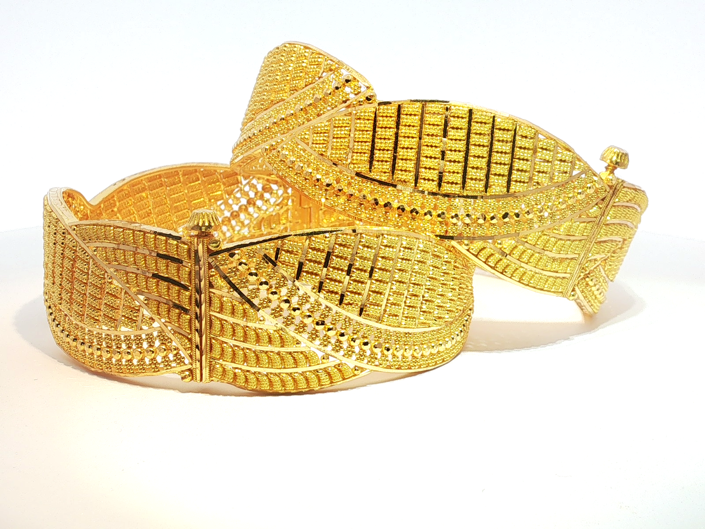 Intricate Textured 22KT Gold Bangles.