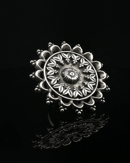 Antiqued Silver Floral Motif Cocktail Ring