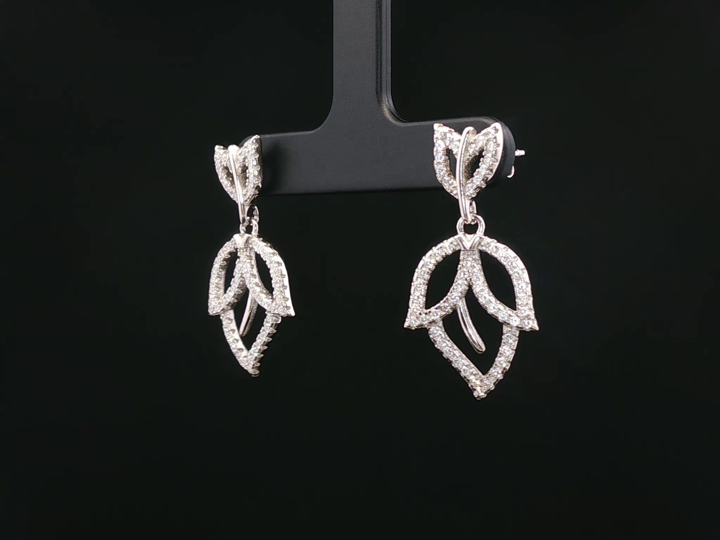 CZ Openwork Leaf Motif Necklace in Silver