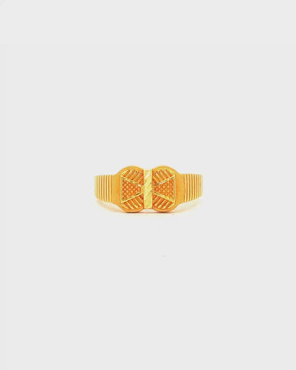 Textured Geometric Signet Ring in Yellow Gold Gents ring