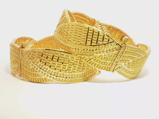 Intricate Textured 22KT Gold Bangles.